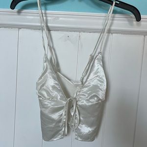 Divided tie top